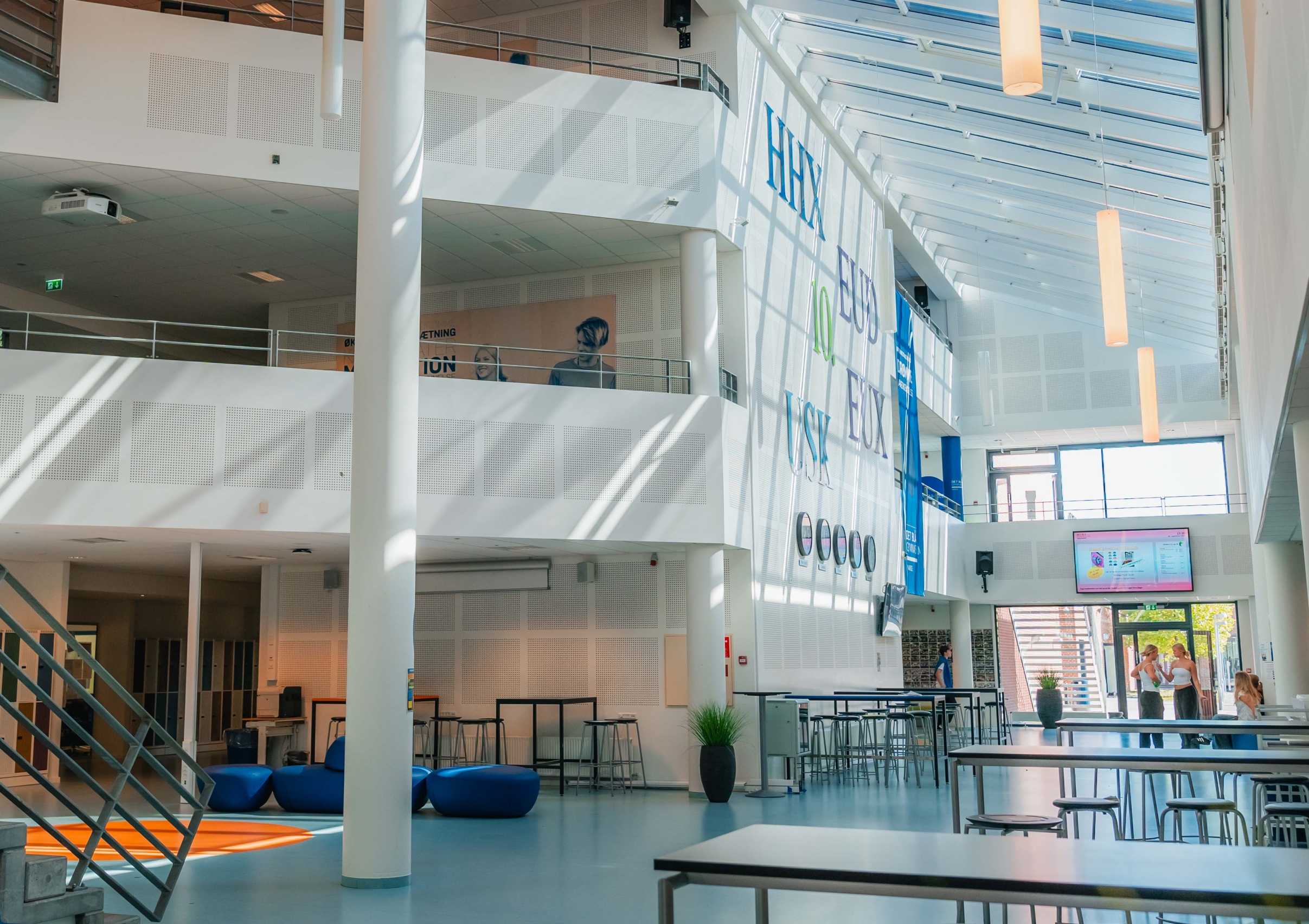 Oplev stemningen på skolen